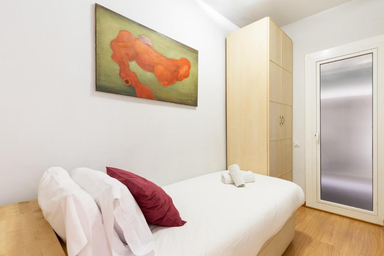 Stay U-Nique Apartments Radas II Барселона Экстерьер фото